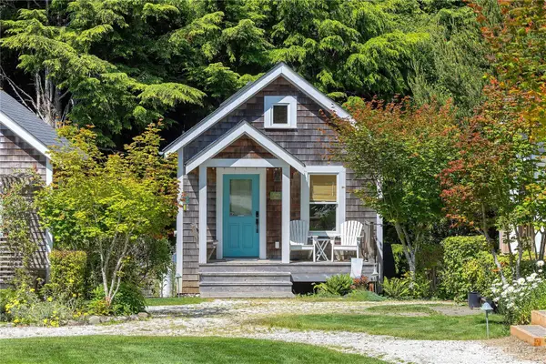 17 Beach Cabin Lane, Pacific Beach, WA 98571