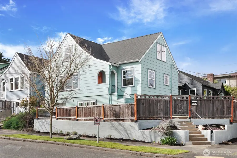 8401 Linden Avenue N, Seattle, WA 98103 - #2