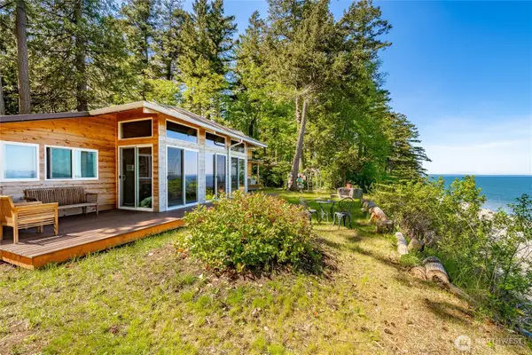 60 Eliza Island, Bellingham, WA 98226