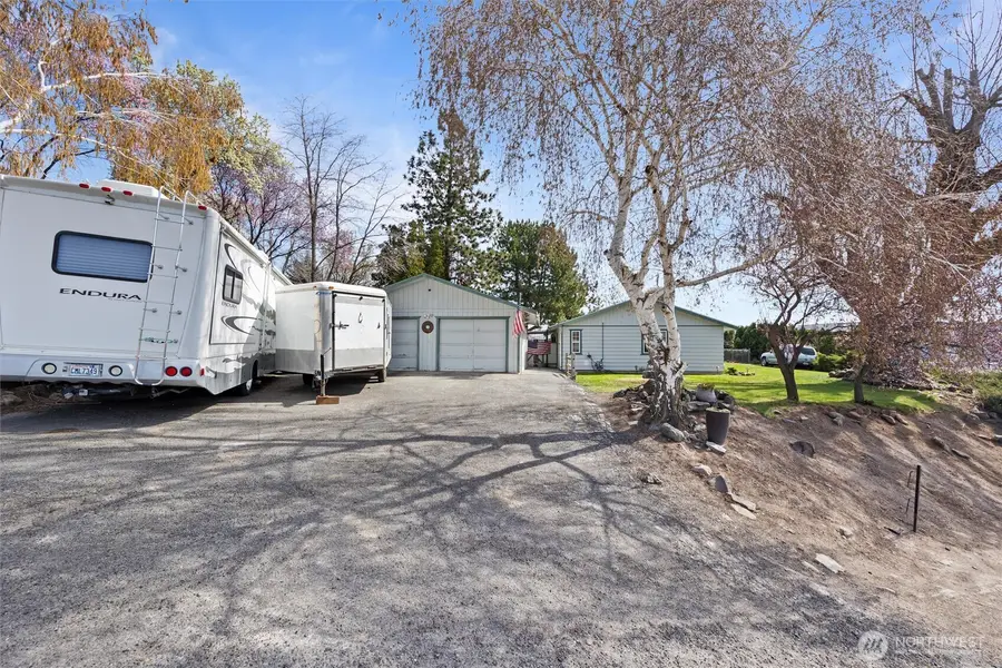 705 N 12th Street, Selah, WA 98942 - #3