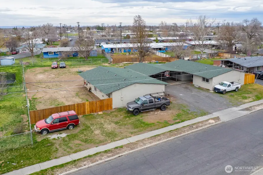 206 Beale Avenue, Moses Lake, WA 98837 - #3