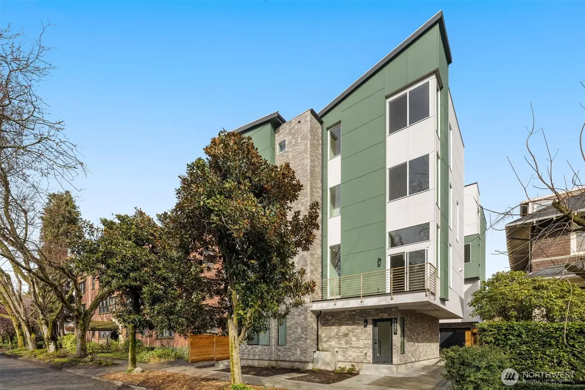 730 Broadway E, Seattle, WA 98102 - #1