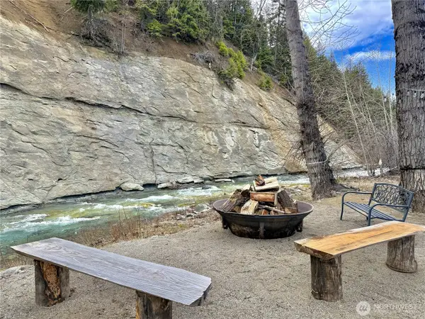 4010 Teanaway Middle Fork Road, Cle Elum, WA 98922