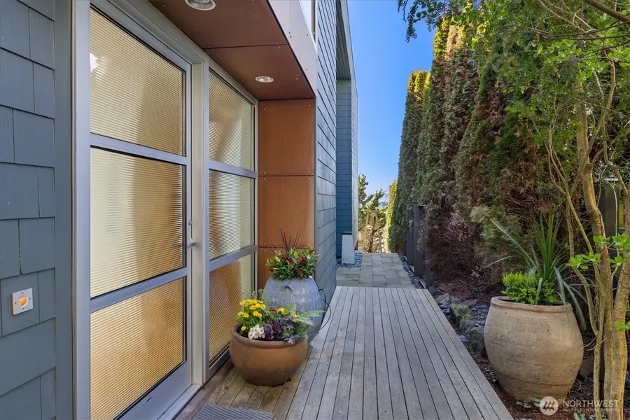 1953 9th Avenue W, Seattle, WA 98119 - #3