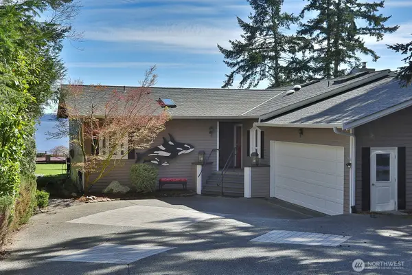 2693 North Bluff Road, Greenbank, WA 98253
