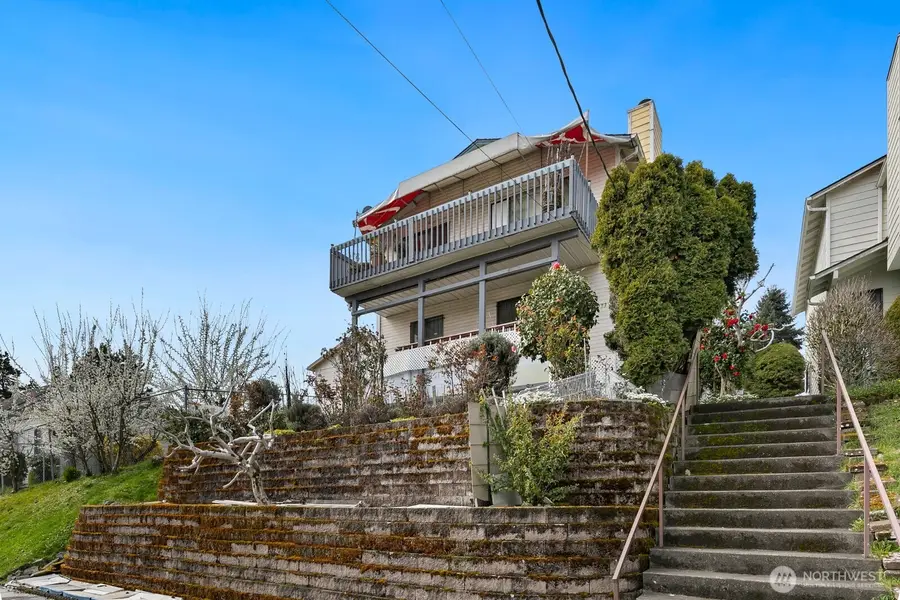 5233 33rd Avenue S, Seattle, WA 98118 - #3