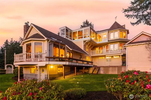 303 7th Street, Anacortes, WA 98221