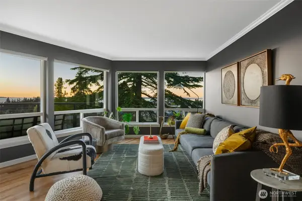 550 Elm Way #301, Edmonds, WA 98020