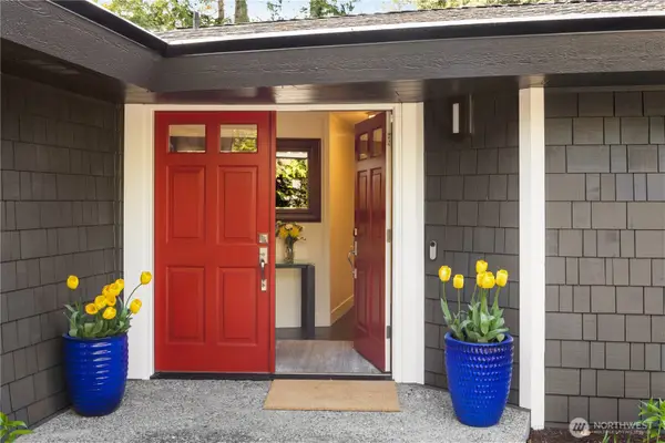 9525 Mercerwood Drive, Mercer Island, WA 98040