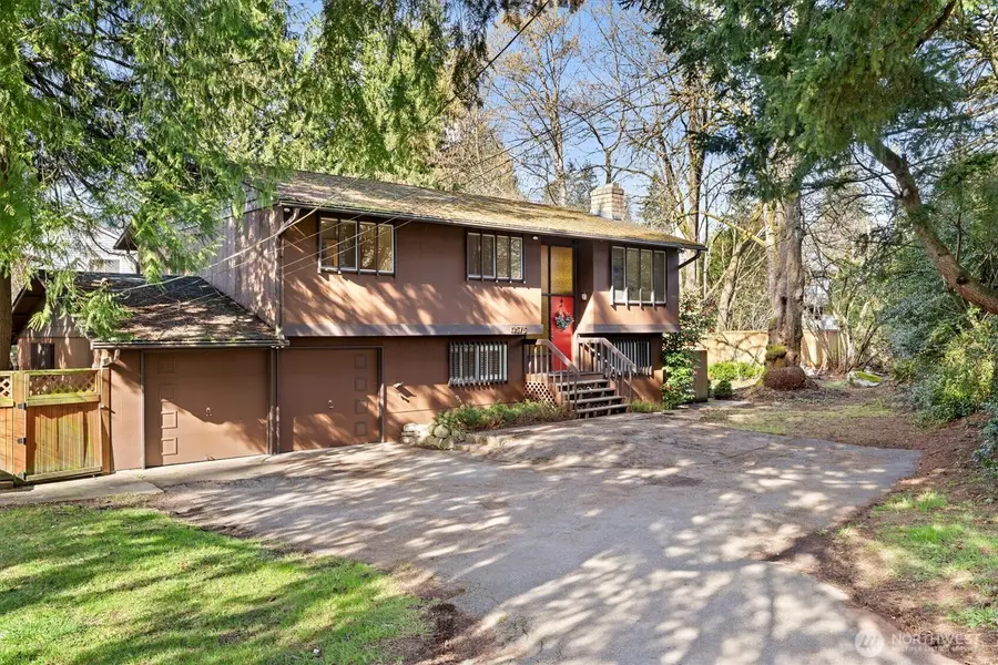 13575 Roosevelt Way N, Seattle, WA 98133 - #2