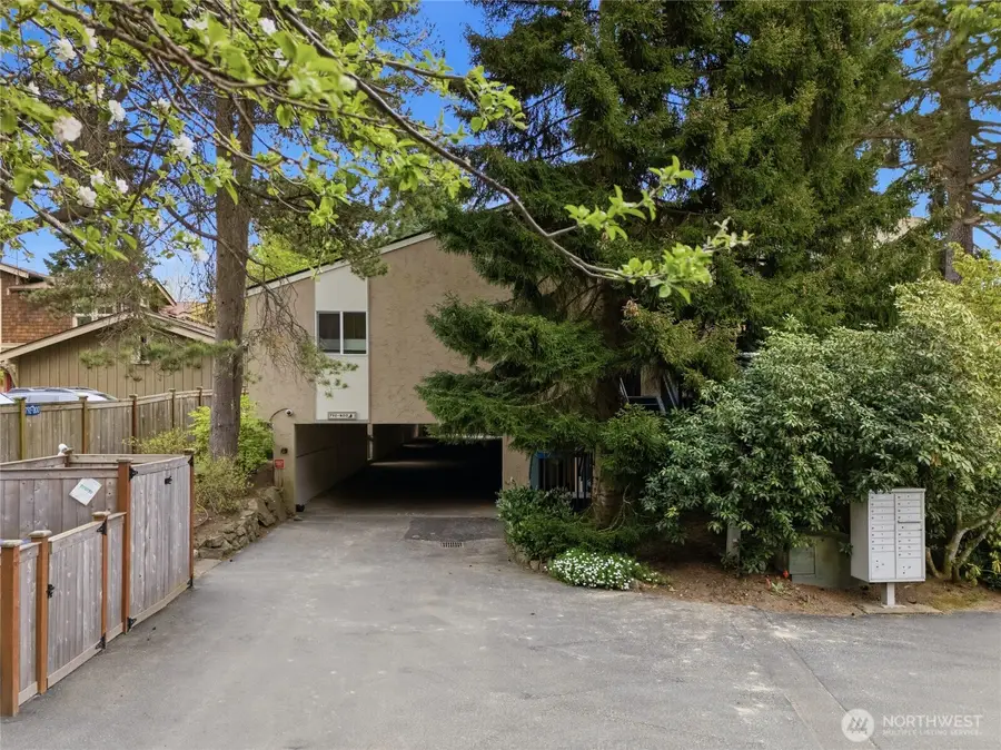 790 Madison Avenue N, Bainbridge Island, WA 98110 - #2