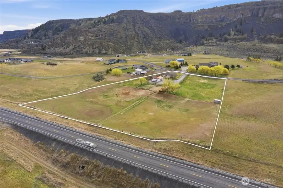 55676 Bay Area Dr Ne, Electric City, WA 99123 - #2