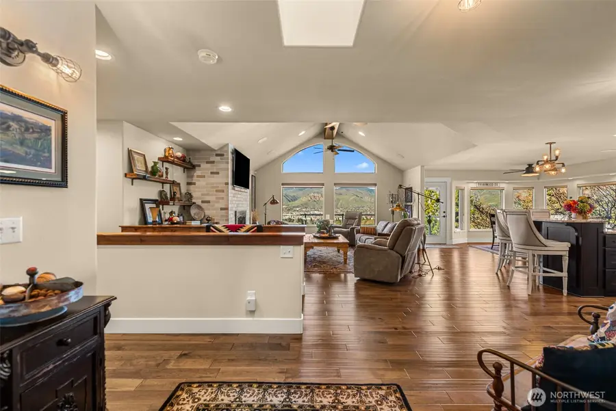 810 Briarwood Drive, East Wenatchee, WA 98802 - #3