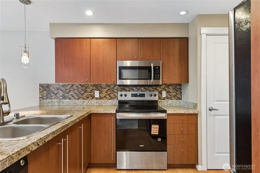 11215 NE 128th Street #L301, Kirkland, WA 98034 - #3