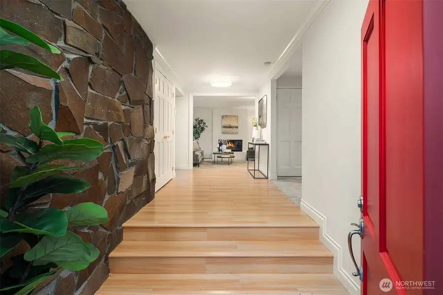 2001 77th Avenue Ne, Medina, WA 98039 - #3