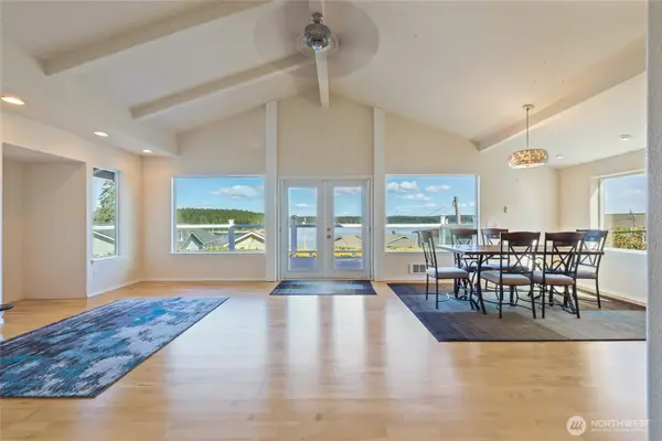 10128 Windward Drive Nw, Olympia, WA 98502