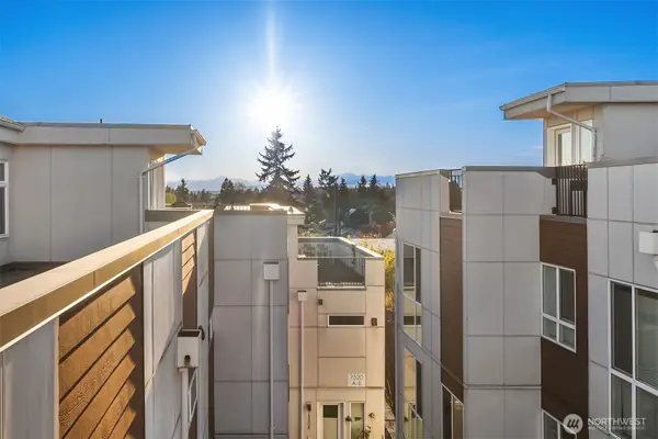 7514 15th Avenue Nw #F, Seattle, WA 98117