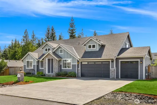 5597 NW Muddy Paws Court, Bremerton, WA 98312