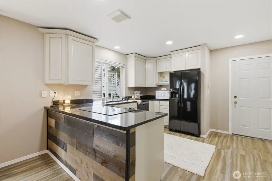 1101 37th Street Se #401, Auburn, WA 98002 - #3