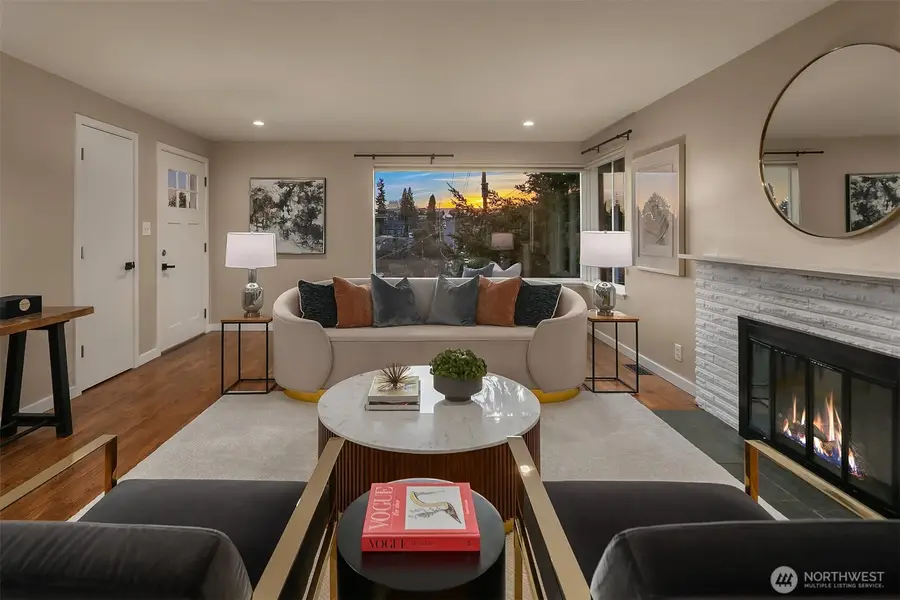 5202 38th Avenue Sw, Seattle, WA 98126 - #2