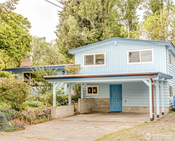 110 N 201st Street, Shoreline, WA 98133