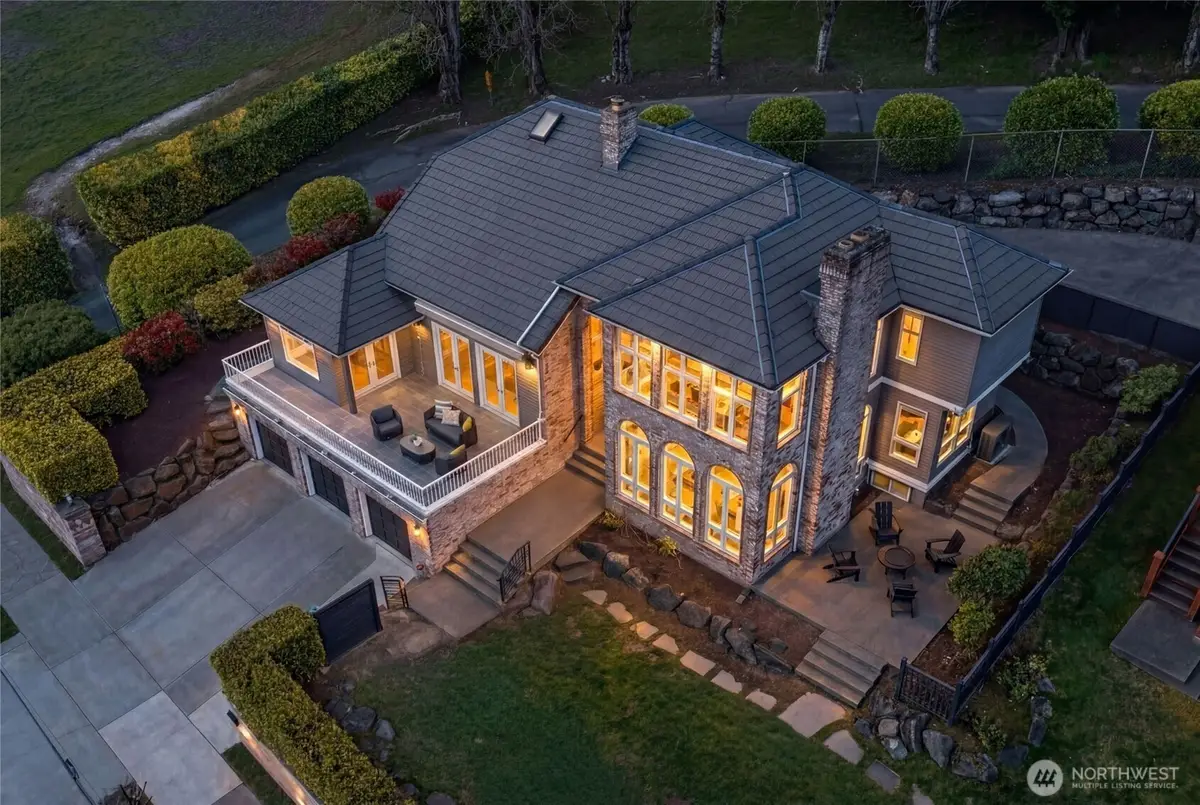 4550 49th Avenue Ne, Seattle, WA 98105 - #1