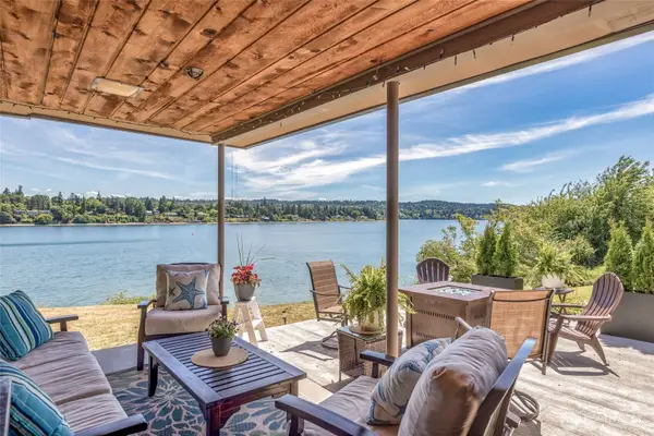 8829 SW Quartermaster Drive, Vashon, WA 98070