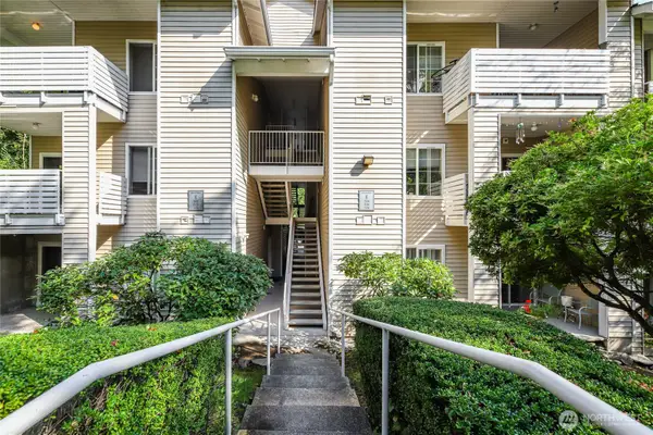 801 Rainier Avenue N #E325, Renton, WA 98057