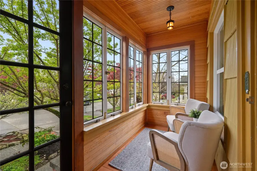 6737 27th Avenue Nw, Seattle, WA 98117 - #3