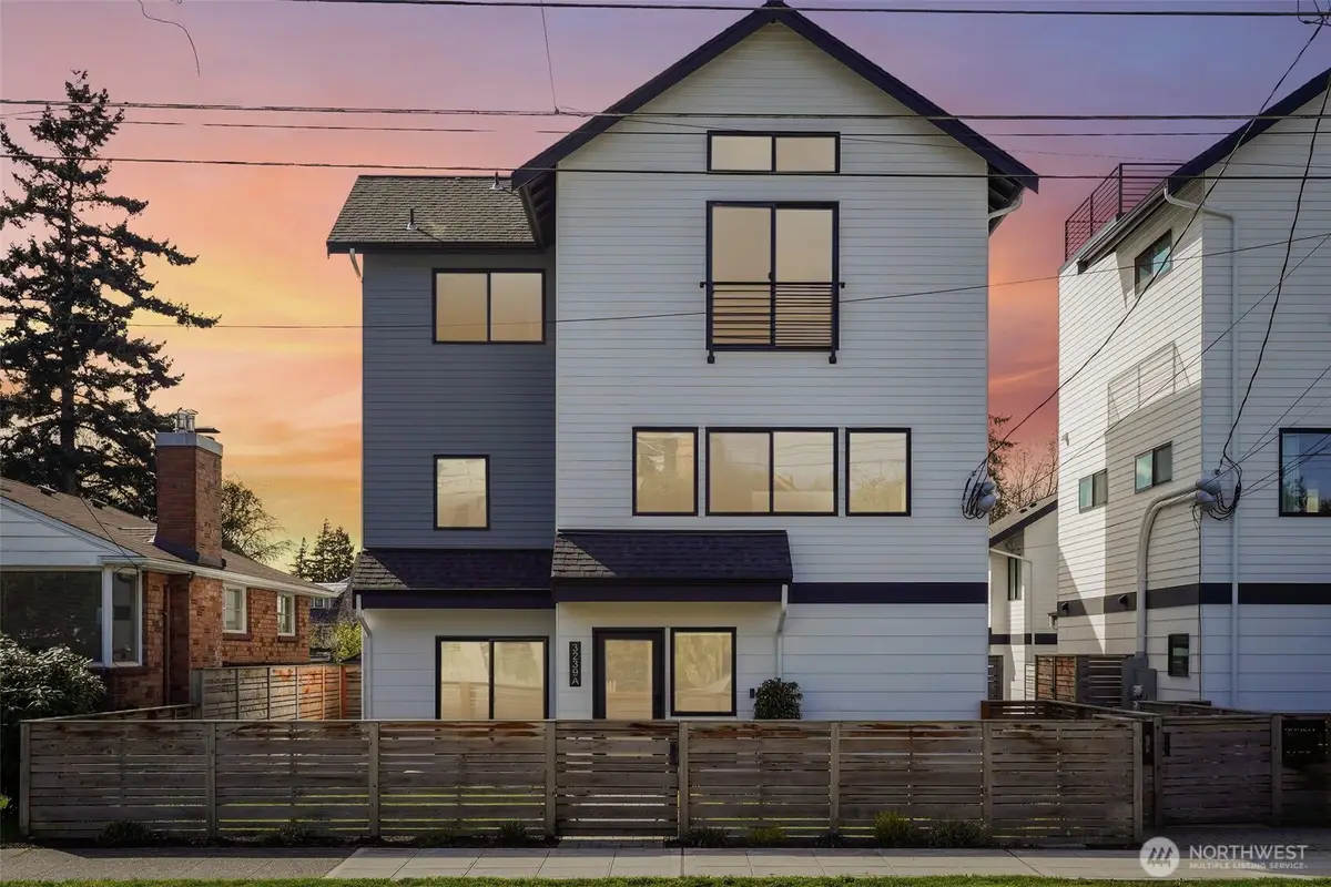 3239 61st Avenue Sw, Seattle, WA 98116 - #1