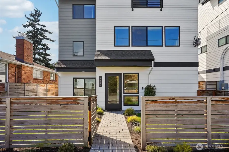3239 61st Avenue Sw, Seattle, WA 98116 - #3