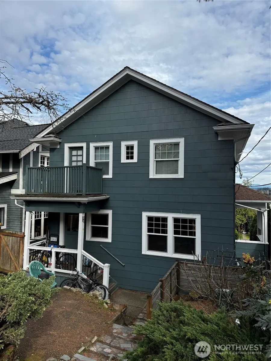 5235 19th Avenue Ne, Seattle, WA 98105 - #3