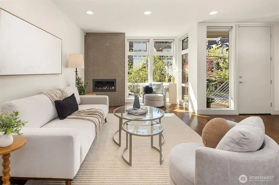 3446 22nd Avenue W, Seattle, WA 98199 - #2