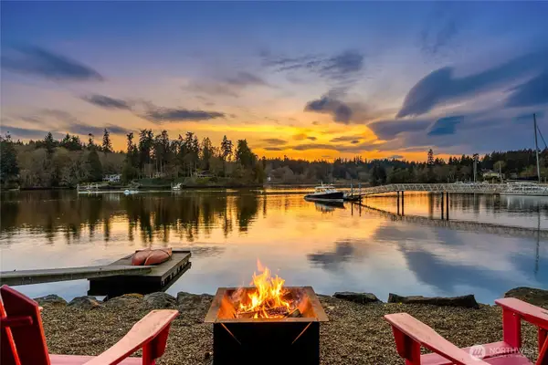 339 Lovell Avenue Sw, Bainbridge Island, WA 98110