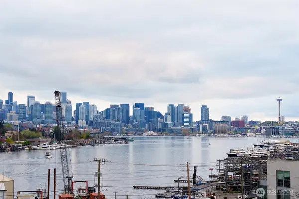 3900 2nd Avenue Ne #403, Seattle, WA 98105