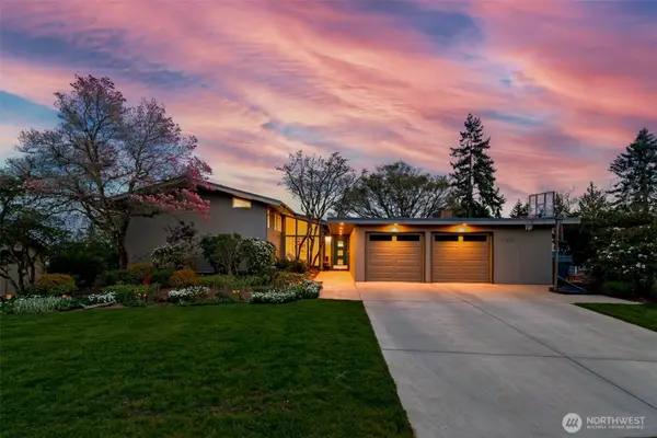 17825 NE 9th Street, Bellevue, WA 98008