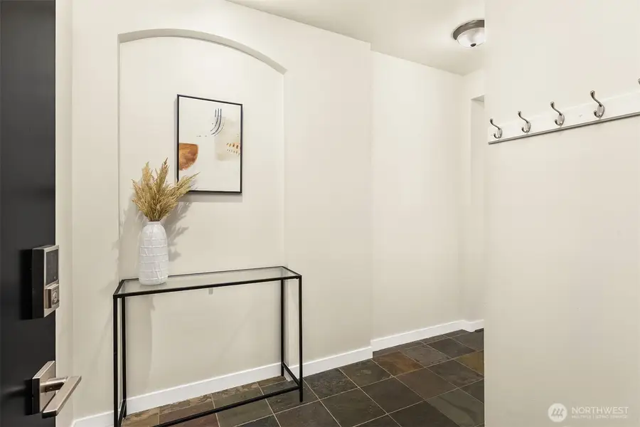 530 4th Avenue W #107, Seattle, WA 98119 - #3