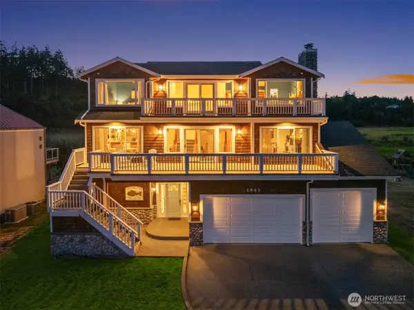 1943 Shore Avenue, Freeland, WA 98249