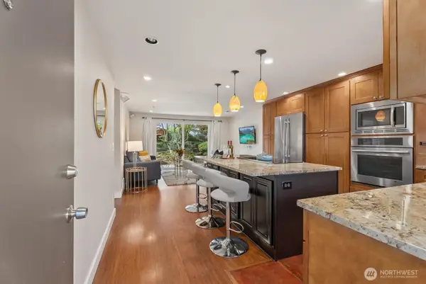 315 10th Avenue S #101, Kirkland, WA 98033