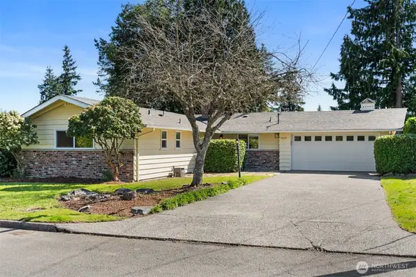 16127 SE 5th Street, Bellevue, WA 98008