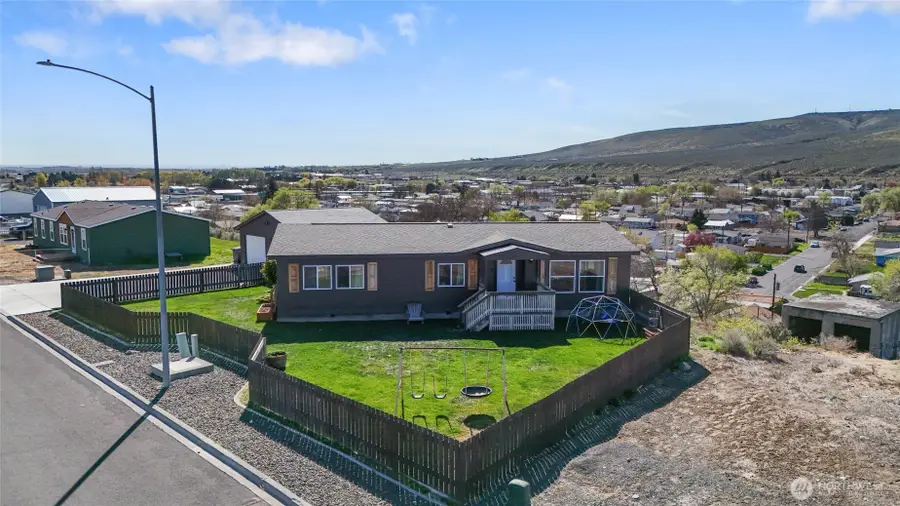 403 Hilltop Drive, Ephrata, WA 98823 - #2