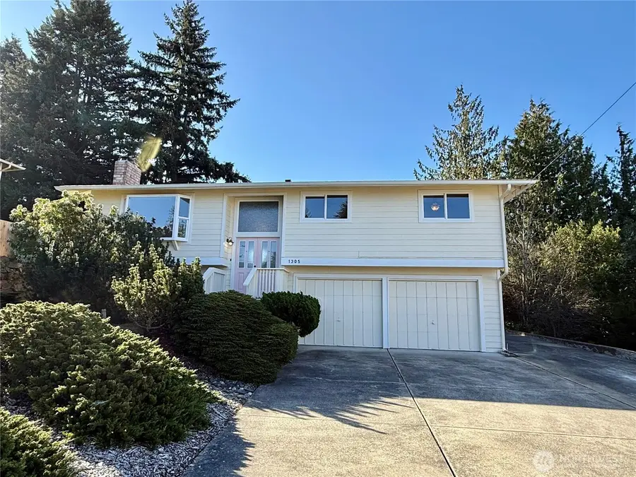 1305 Hollis Street, Bremerton, WA 98310 - #2