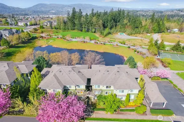 1957 23rd Place Ne #203, Issaquah, WA 98027