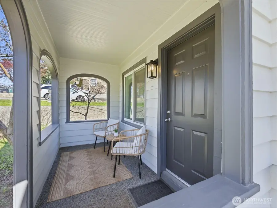 319 N Keller Avenue, East Wenatchee, WA 98802 - #3