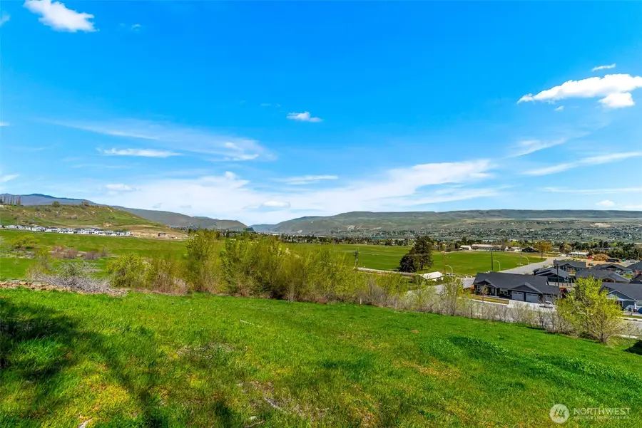 935 Silas Lane, Wenatchee, WA 98801 - #3