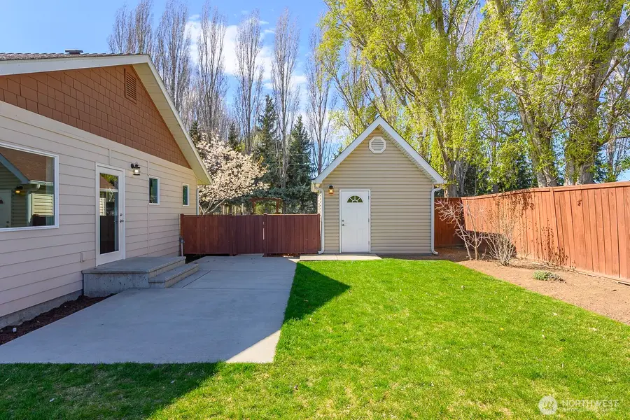 2143 NE Valley Road, Moses Lake, WA 98837 - #3