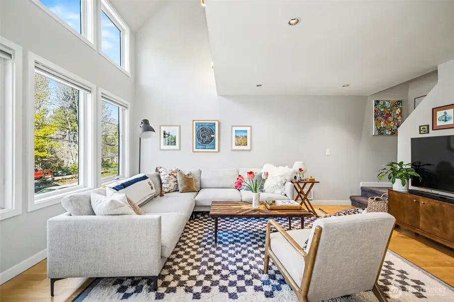 3423 W Government Way #7, Seattle, WA 98199 - #2