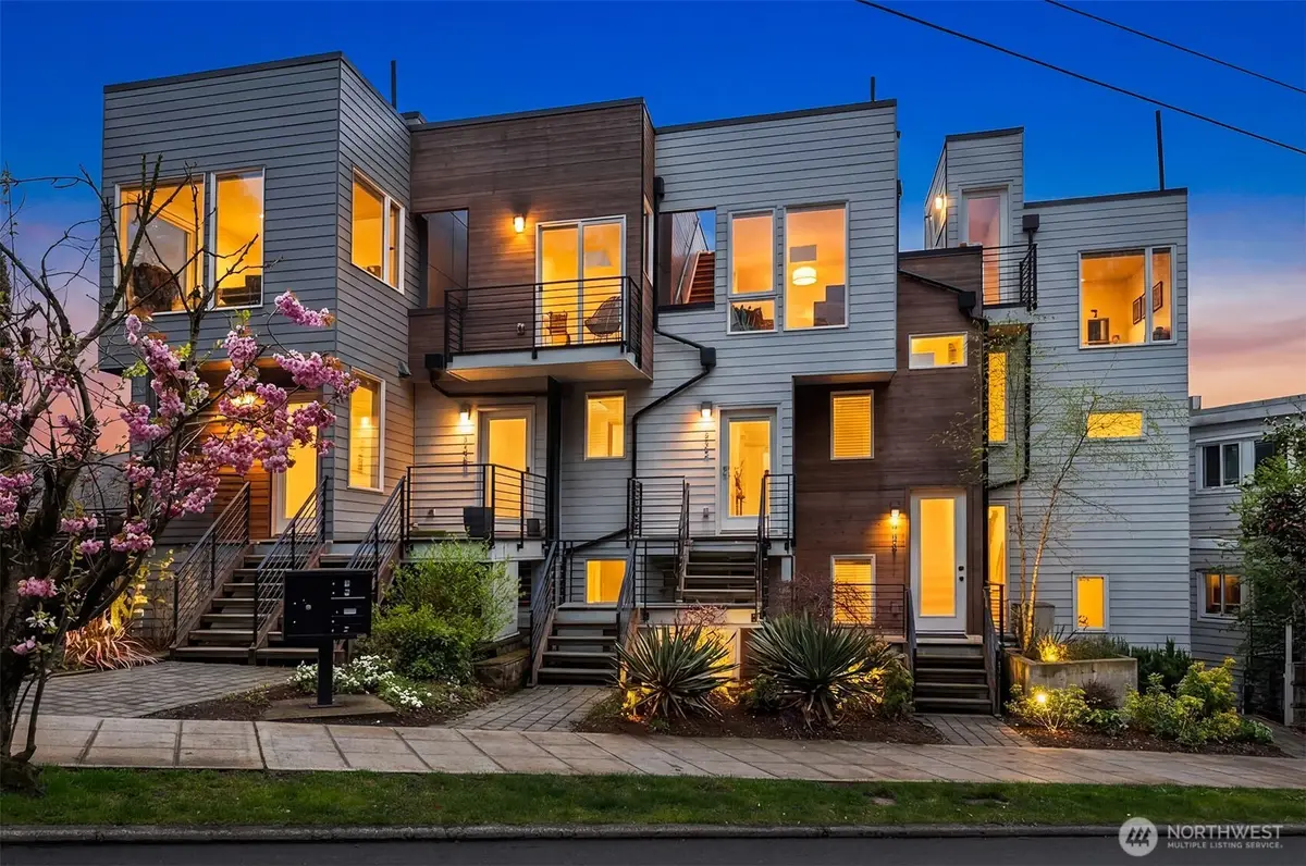 729 Belmont Avenue E, Seattle, WA 98102 - #1