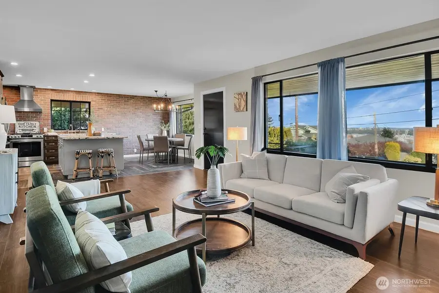 3719 38th Avenue Sw, Seattle, WA 98126 - #3