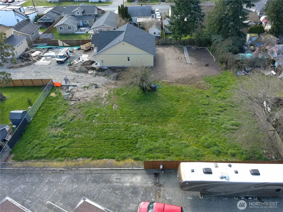 1105 W Pioneer Avenue #3, Puyallup, WA 98371 - #1